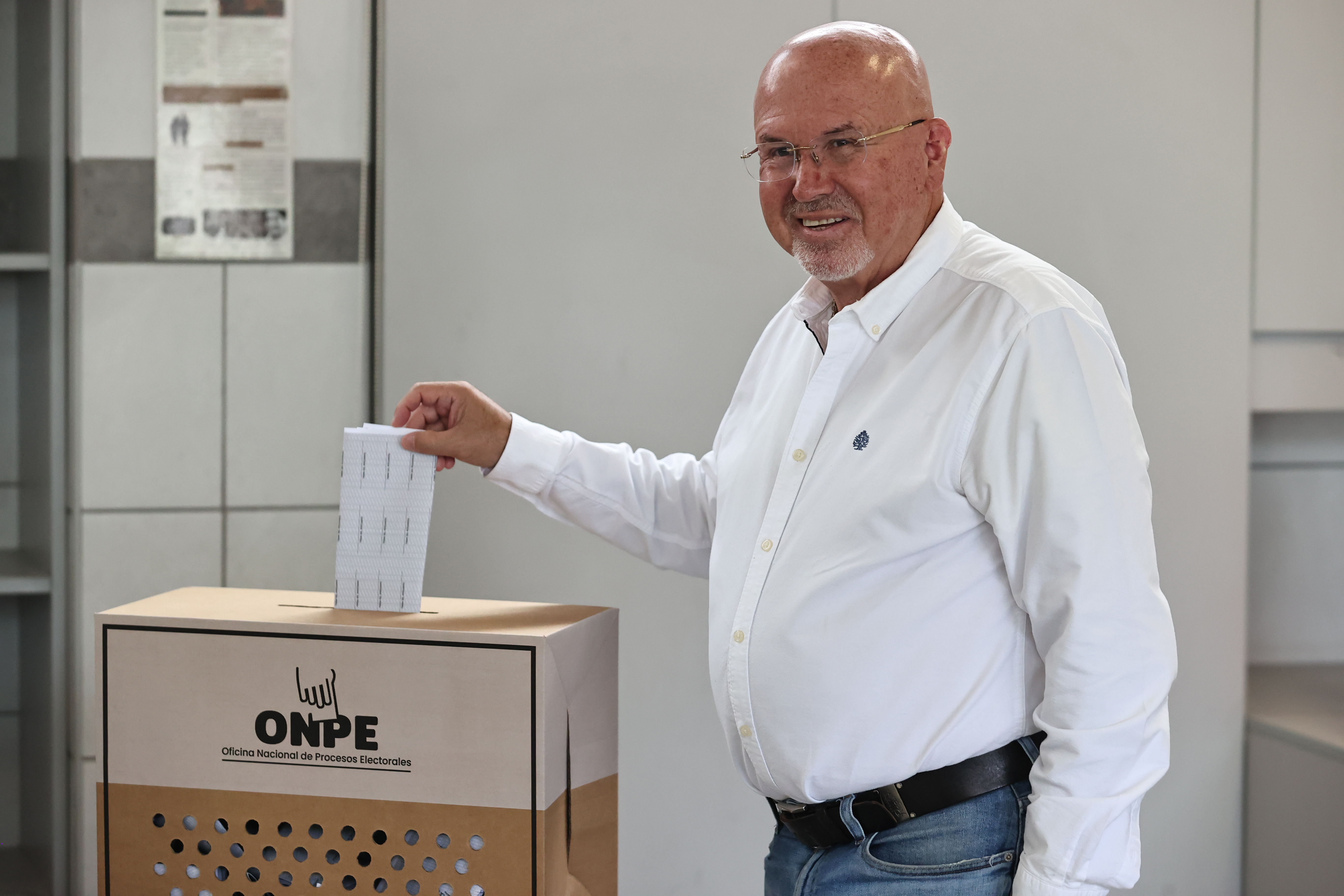 ERM 2026: Carlos Bruce, candidato por Somos Perú emite su voto
