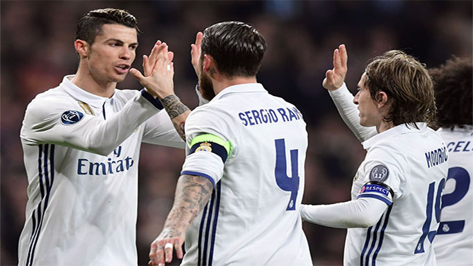 El Real Madrid gana 3-1 al Nápoles y acaricia los cuartos de final ...