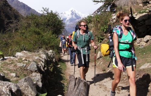 El camino inca a Machu Picchu es recorrido diariamente por cientos de turistas.