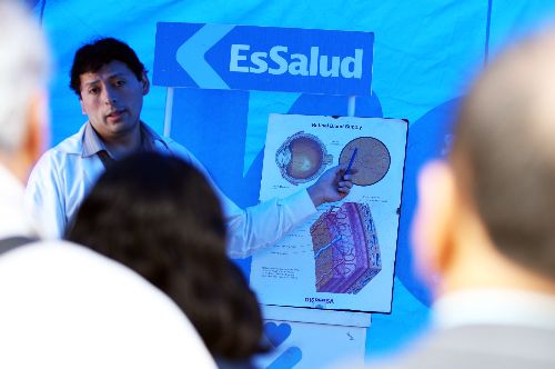 Entregan audífonos medicados a pacientes con discapacidad auditiva de  Loreto - Essalud